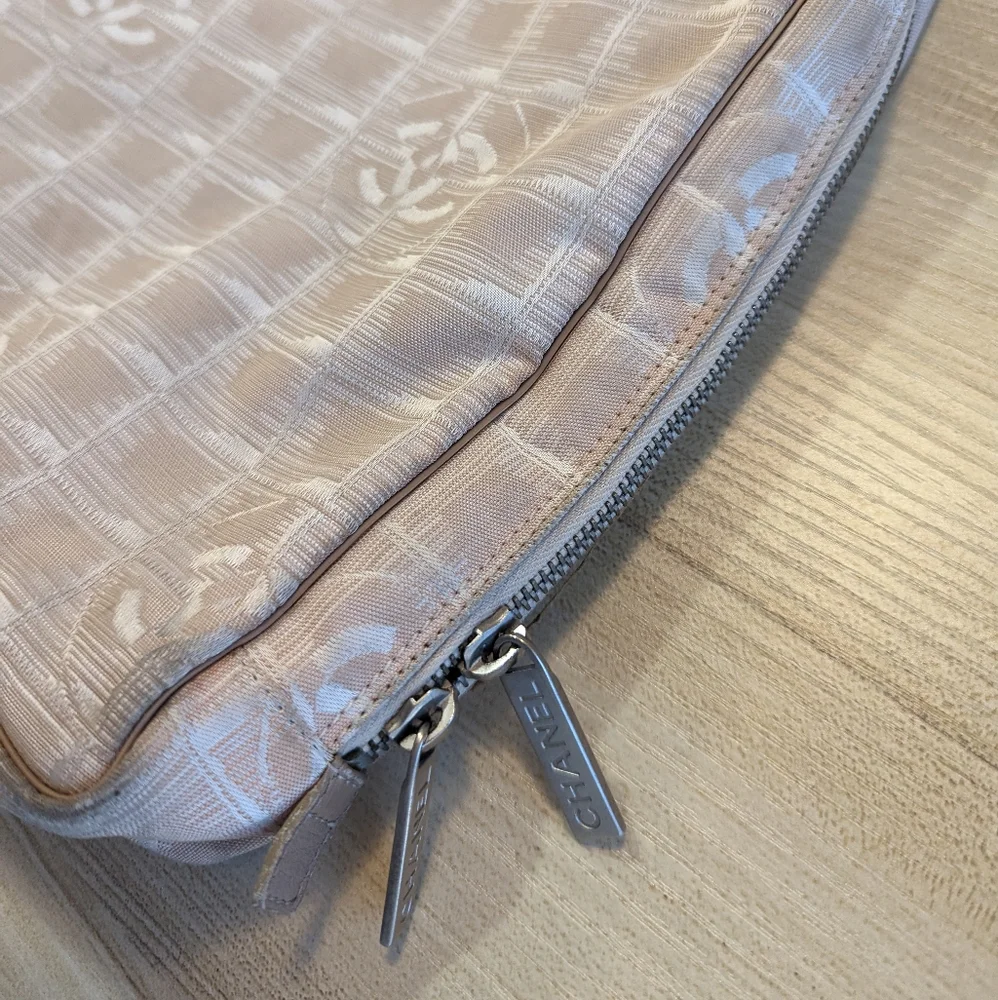 Authentic VTG Chanel Travel Ligne Laptop bag - Picture 16 of 16